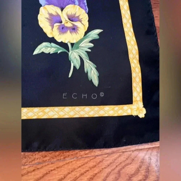 VinTage ECHO Butterfly 🦋 Strawberry 🍓 Flower 🌸 Silk Scarf - Picture 2 of 4